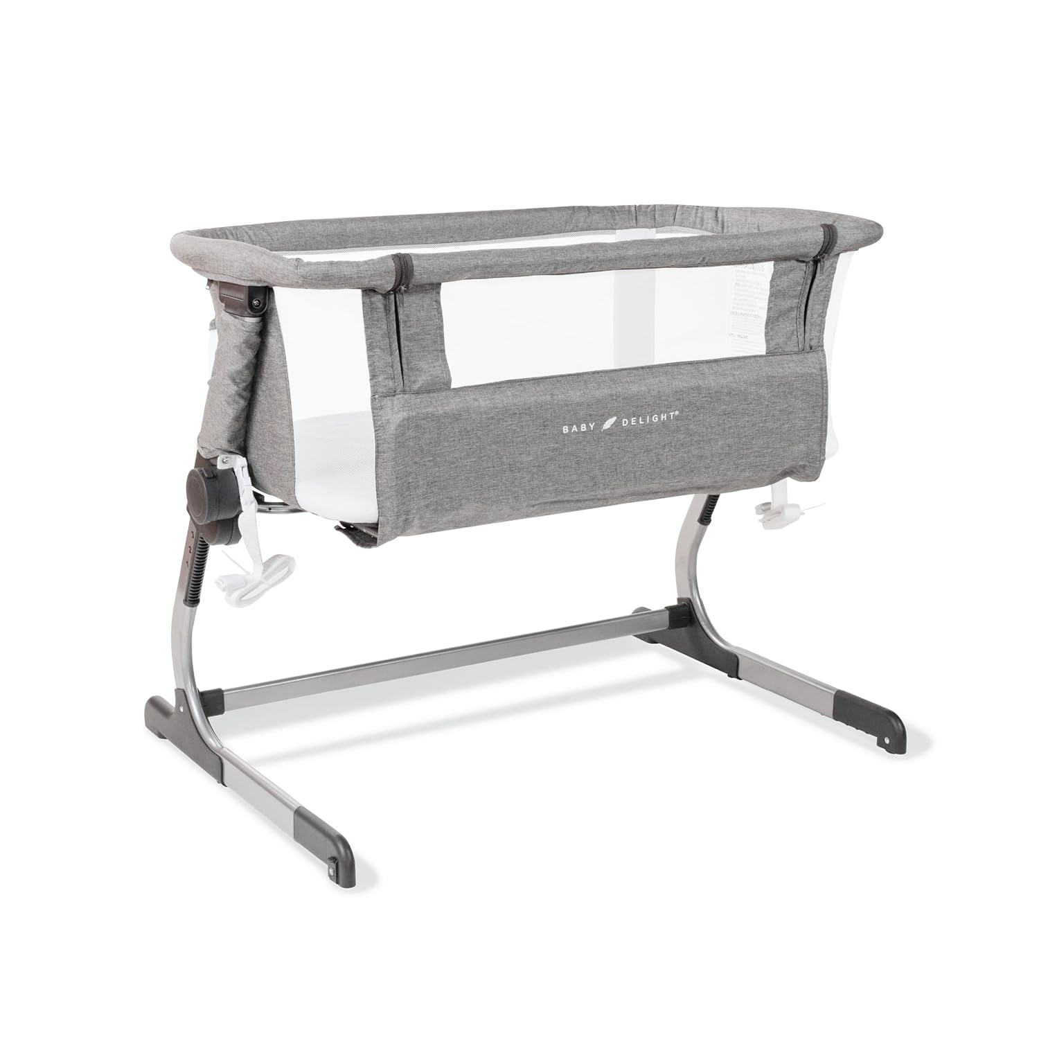 Baby Delight Beside Me Dreamer Bassinet — The most height positions of any bassinet here.